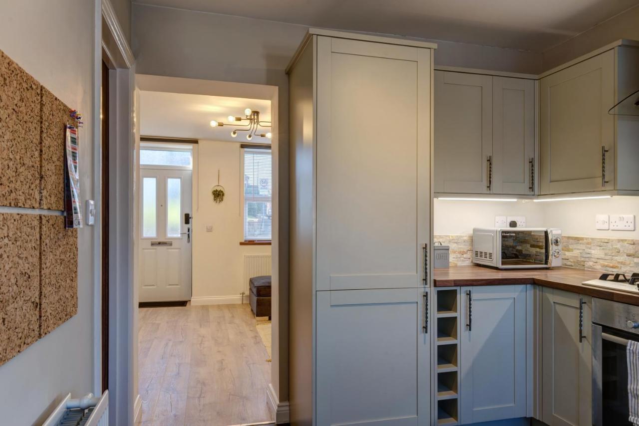 Cosy 2 Bed Home เชสเตอร์ฟิลด์ ภายนอก รูปภาพ