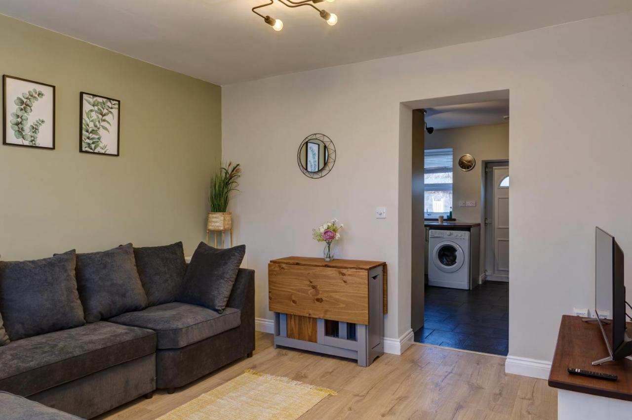 Cosy 2 Bed Home เชสเตอร์ฟิลด์ ภายนอก รูปภาพ