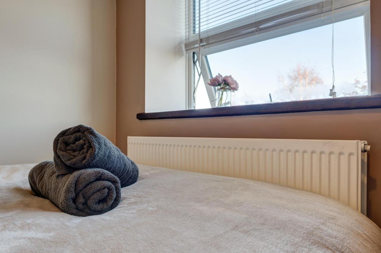 Cosy 2 Bed Home เชสเตอร์ฟิลด์ ภายนอก รูปภาพ