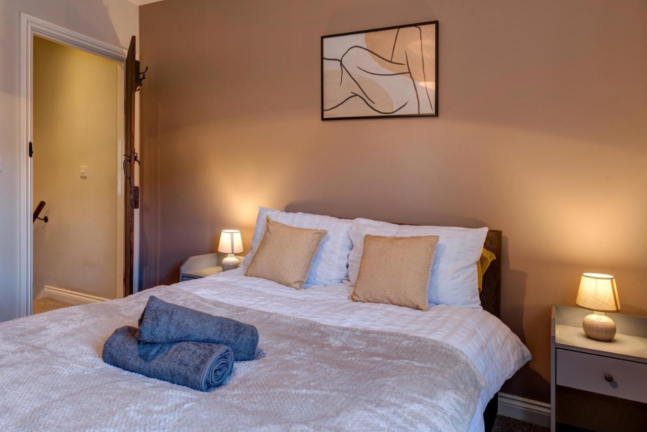 Cosy 2 Bed Home เชสเตอร์ฟิลด์ ภายนอก รูปภาพ