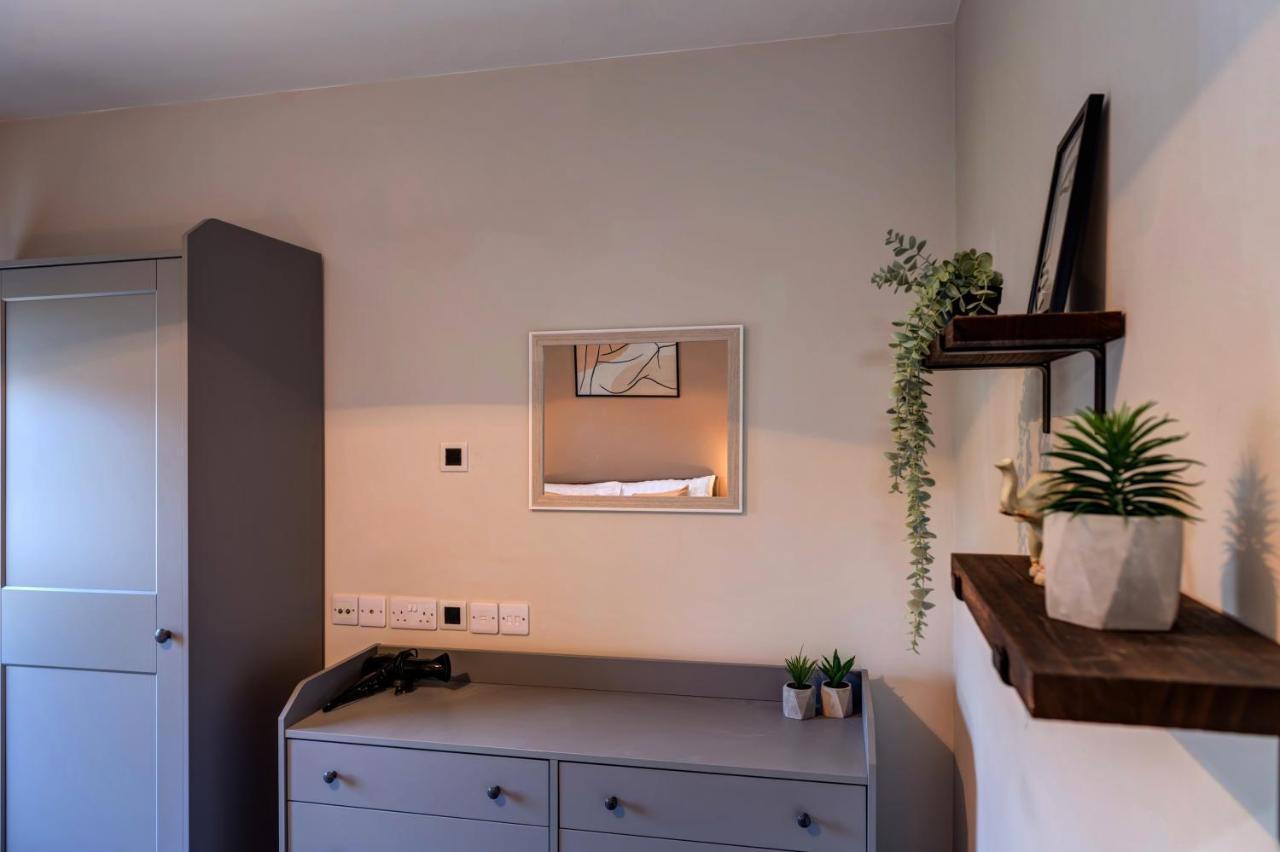 Cosy 2 Bed Home เชสเตอร์ฟิลด์ ภายนอก รูปภาพ